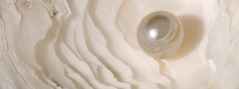 PEARLS IN GREEK MYTHOLOGY: TIMELESS TREASURES WITH MODERN ELEGANCE